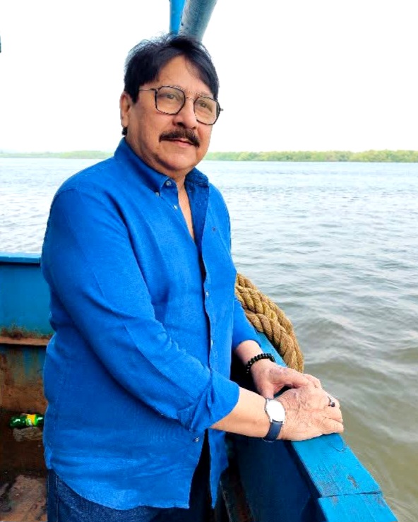 প্রকৃতির নিরপেক্ষ চাহুনি চিৎকার করে আওড়াবে তার ঘৃনা কাব্য….।