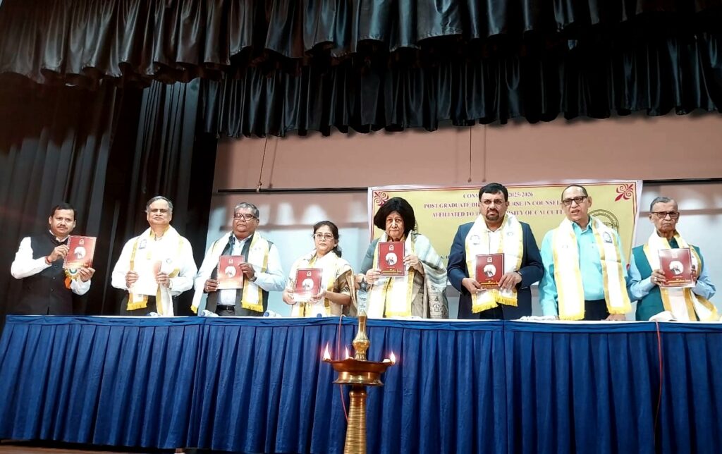 লিগ্যাল এইড সার্ভিসেস’ এর পোস্ট গ্রাজুয়েট ডিপ্লোমা শংসাপত্র প্রদান ও স্মরণিকা প্রকাশ…। 